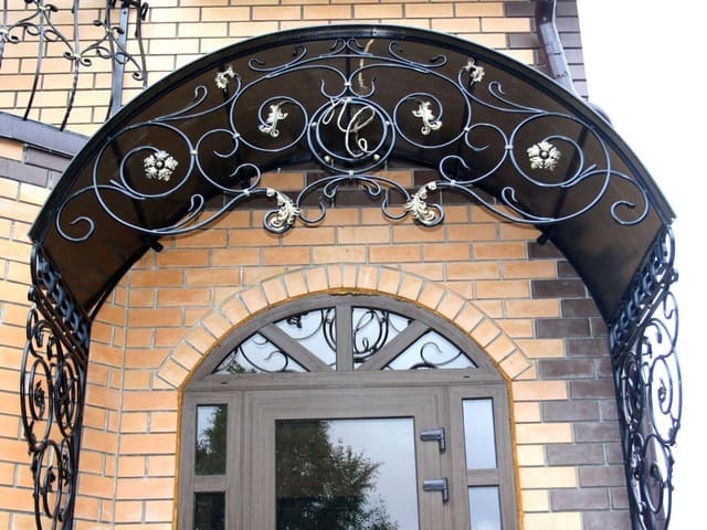 кованые и сварные козырьки Раменское