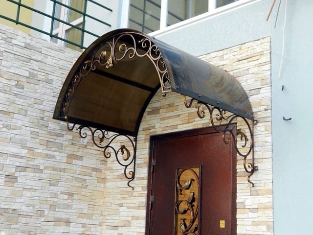 кованые и сварные козырьки Раменское